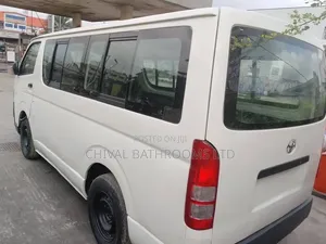 Toyota HiAce 2010 White