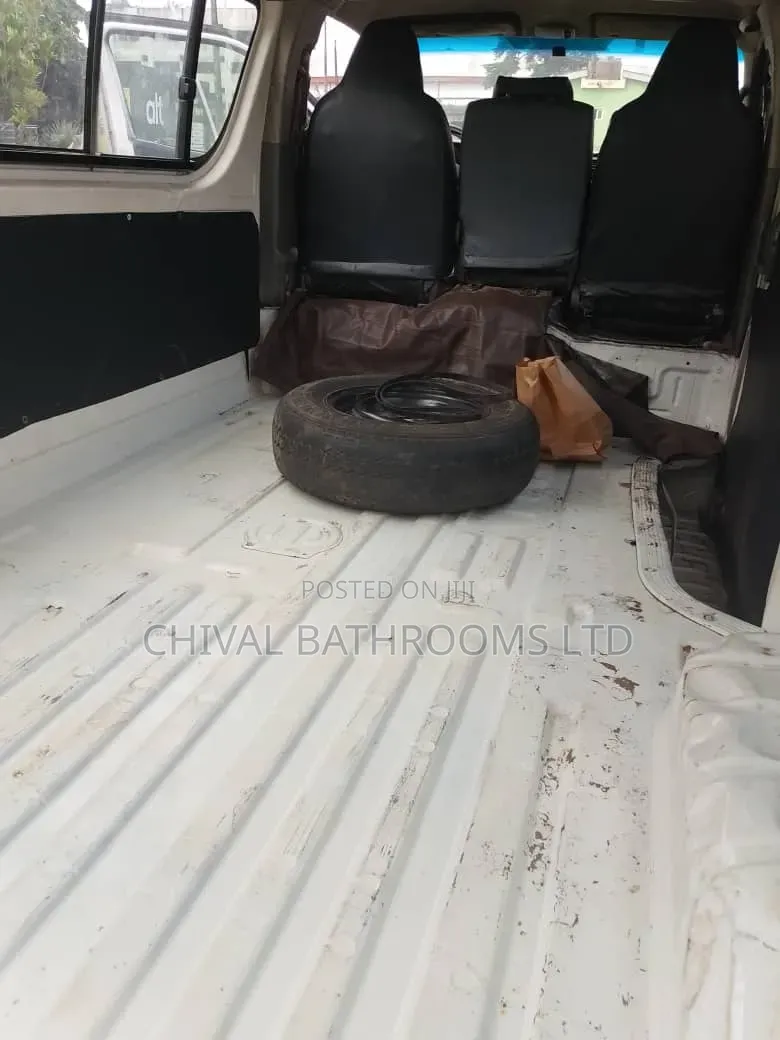 Toyota HiAce 2010 White