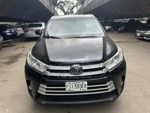 Toyota Highlander XLE 4x4 V6 (3.5L 6cyl 8A) 2017 Black