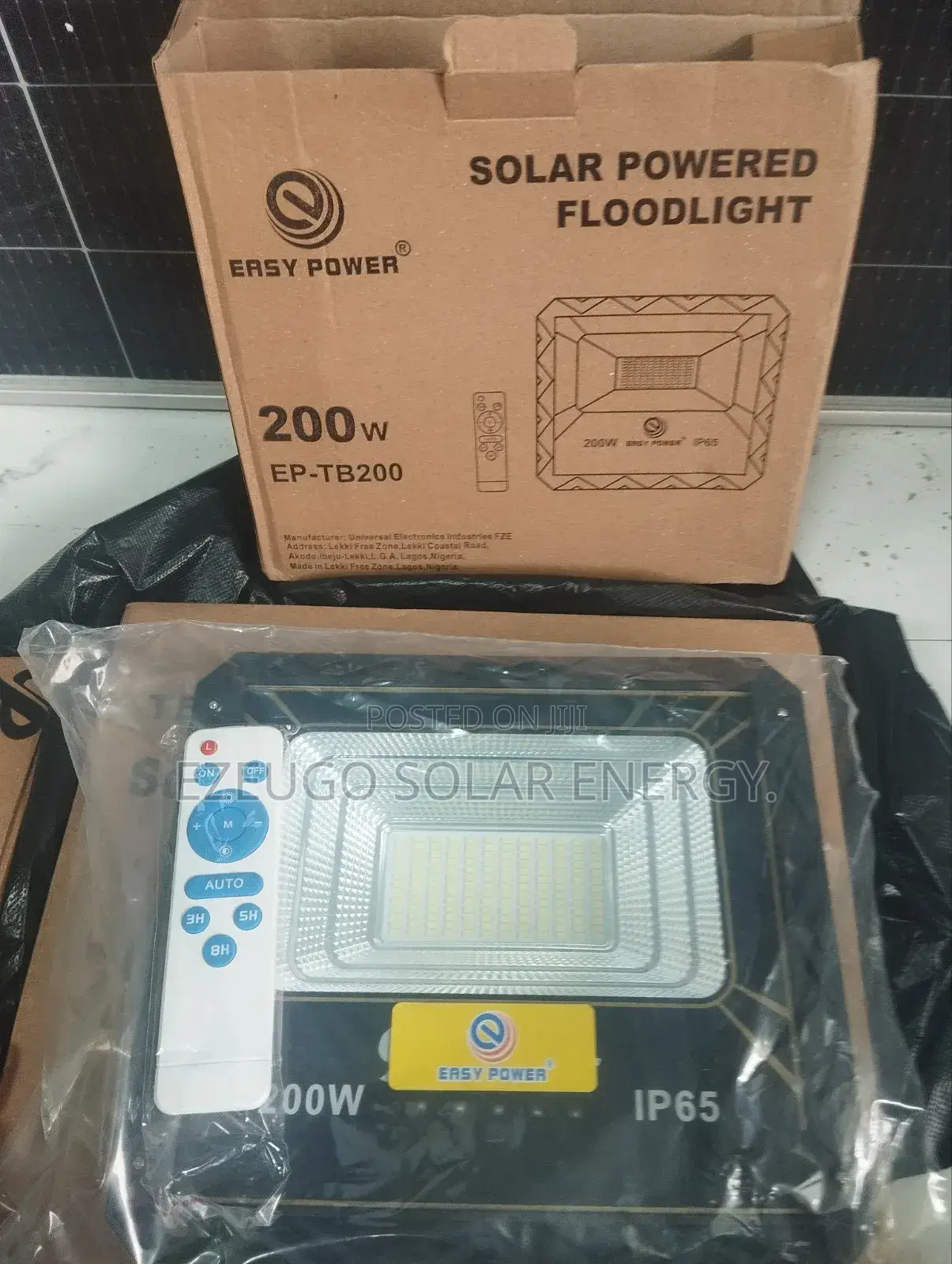 200W Solar Powered Streetlight