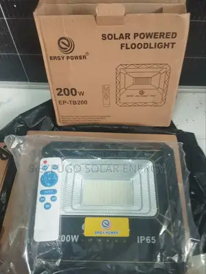 200W Solar Powered Streetlight