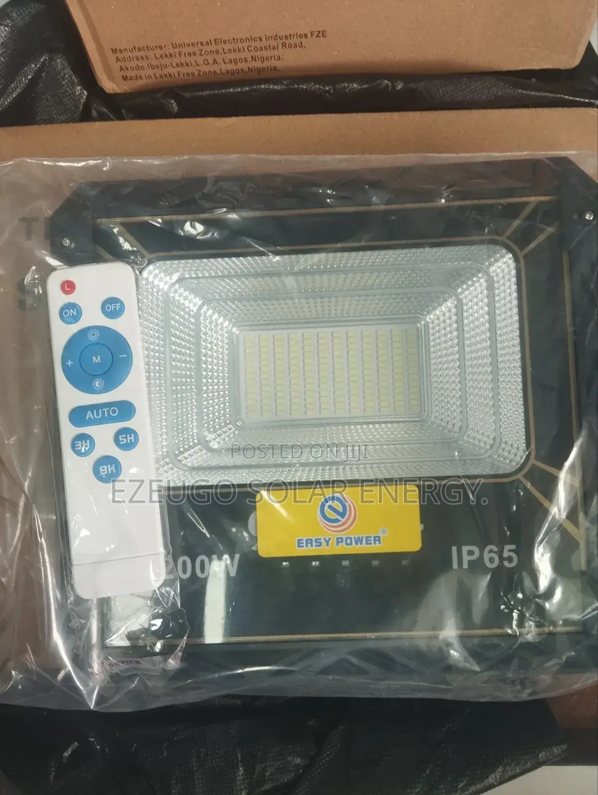 200W Solar Powered Streetlight