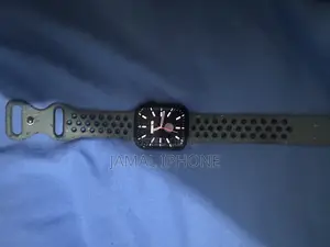 Apple Watch Series 8