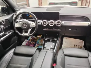 Mercedes-Benz GLB-Class 2021 White