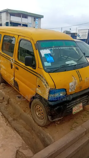 Suzuki Every 2021 Yellow