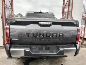 Toyota Tundra 2025 Gray