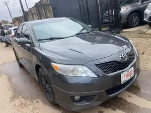 Toyota Camry SE 4dr Sedan (2.5L 4cyl 6AM) 2010 Gray