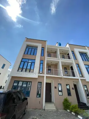 4bdrm Townhouse / Terrace in Coopeast Beach, Jakande for Rent
