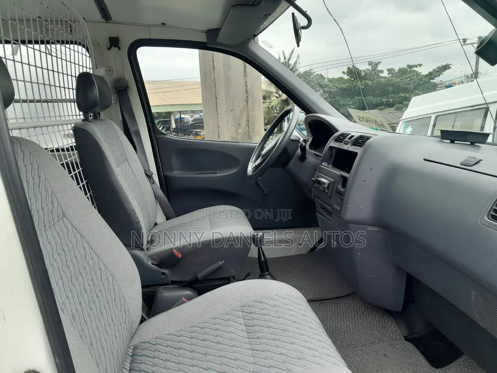 Toyota HiAce 2006 White
