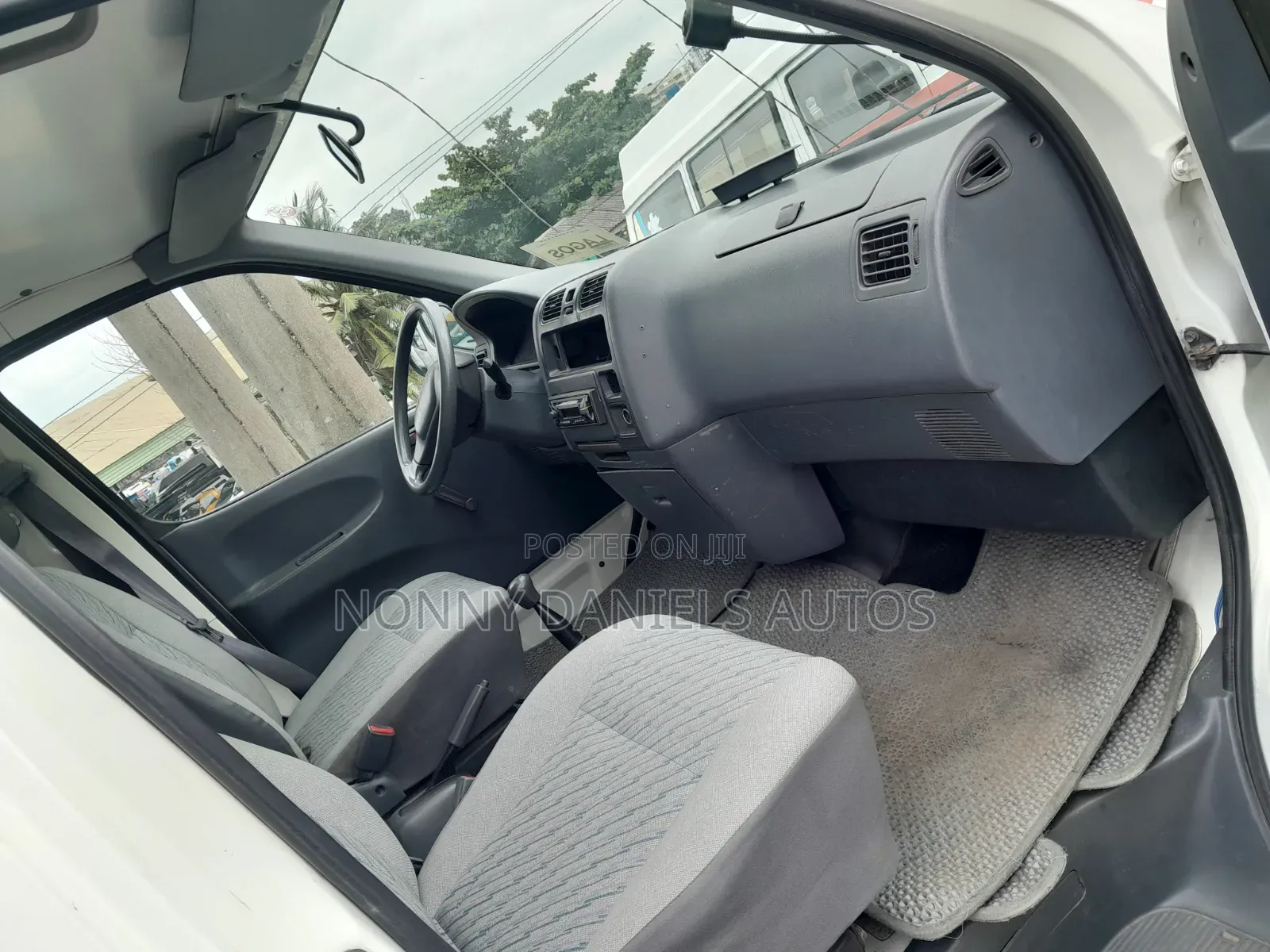 Toyota HiAce 2006 White