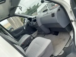 Toyota HiAce 2006 White