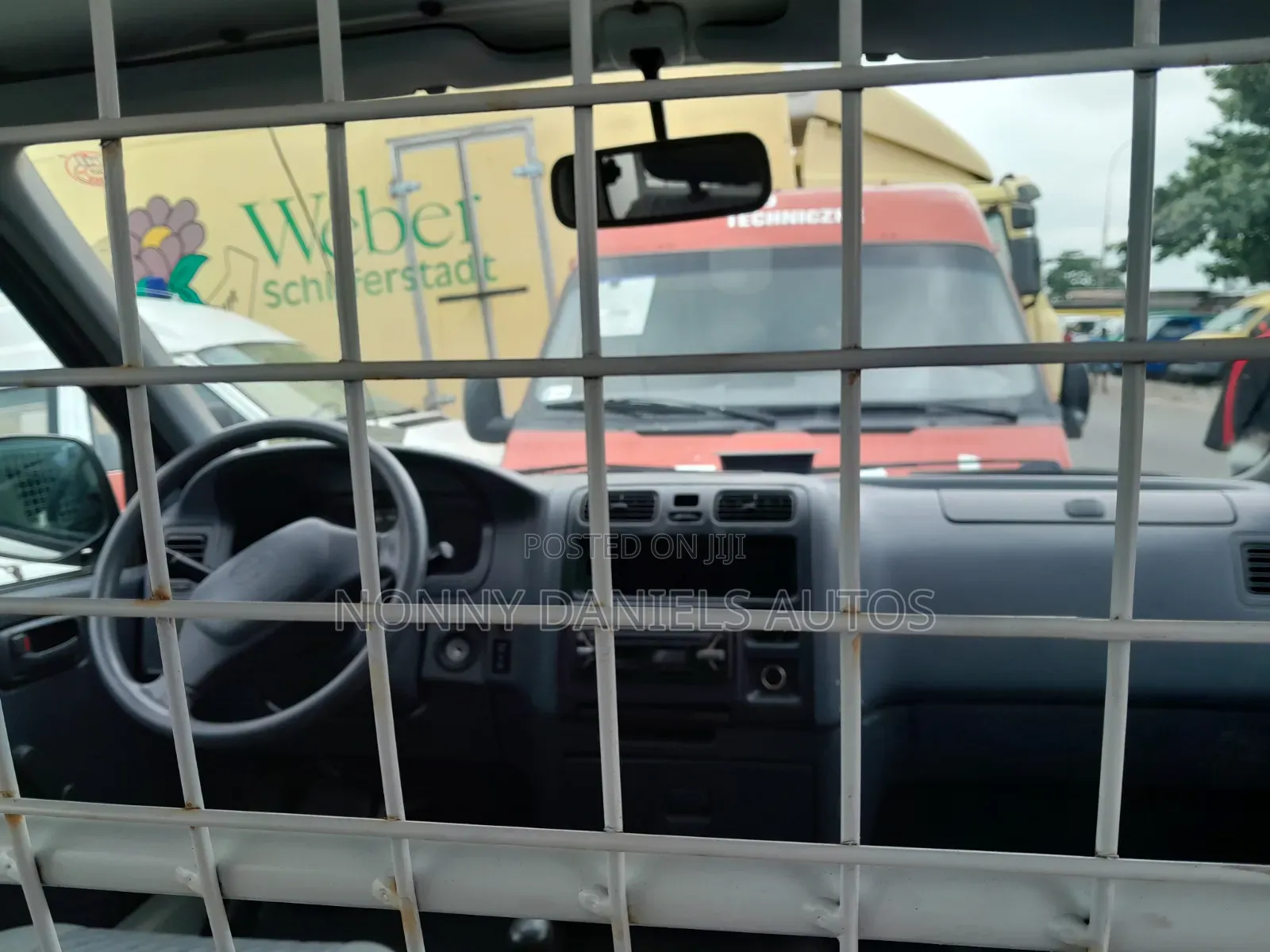 Toyota HiAce 2006 White