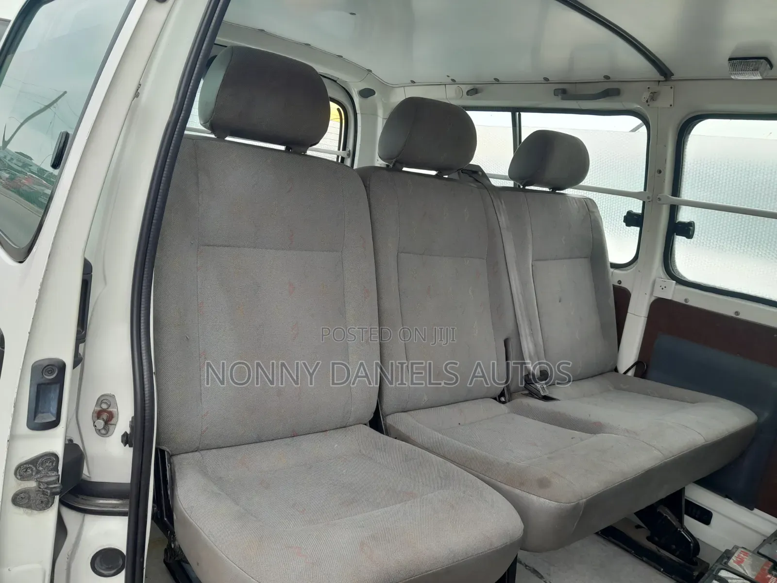 Toyota HiAce 2006 White