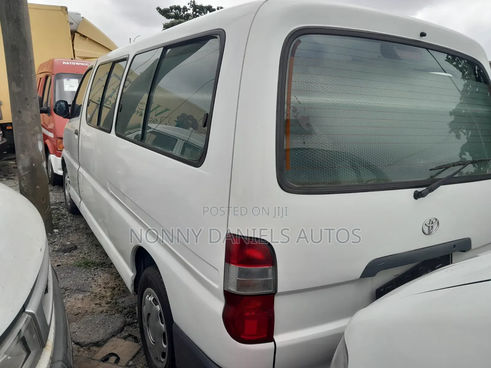 Toyota HiAce 2006 White