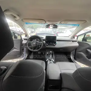 Toyota Corolla LE 2020 Blue