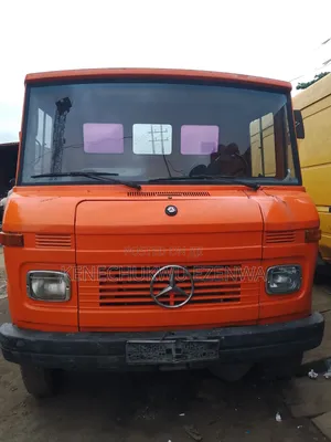 Mercedes-Benz Truck Tipper 2000 Orange