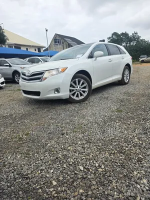 Toyota Venza XLE 2010 White