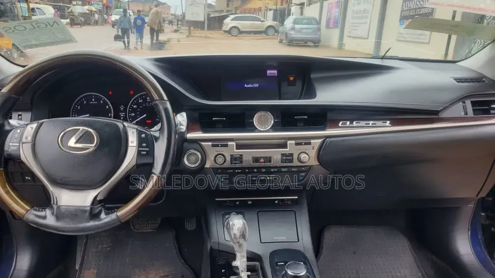 Lexus ES 2013 Blue
