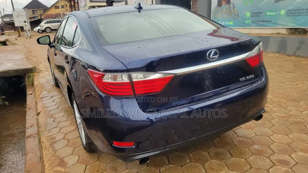 Lexus ES 2013 Blue