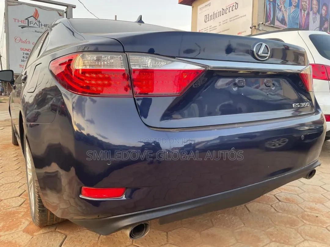 Lexus ES 2013 Blue