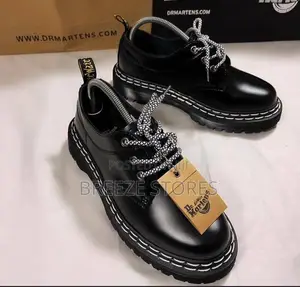 Doc Martens Smart Derbys