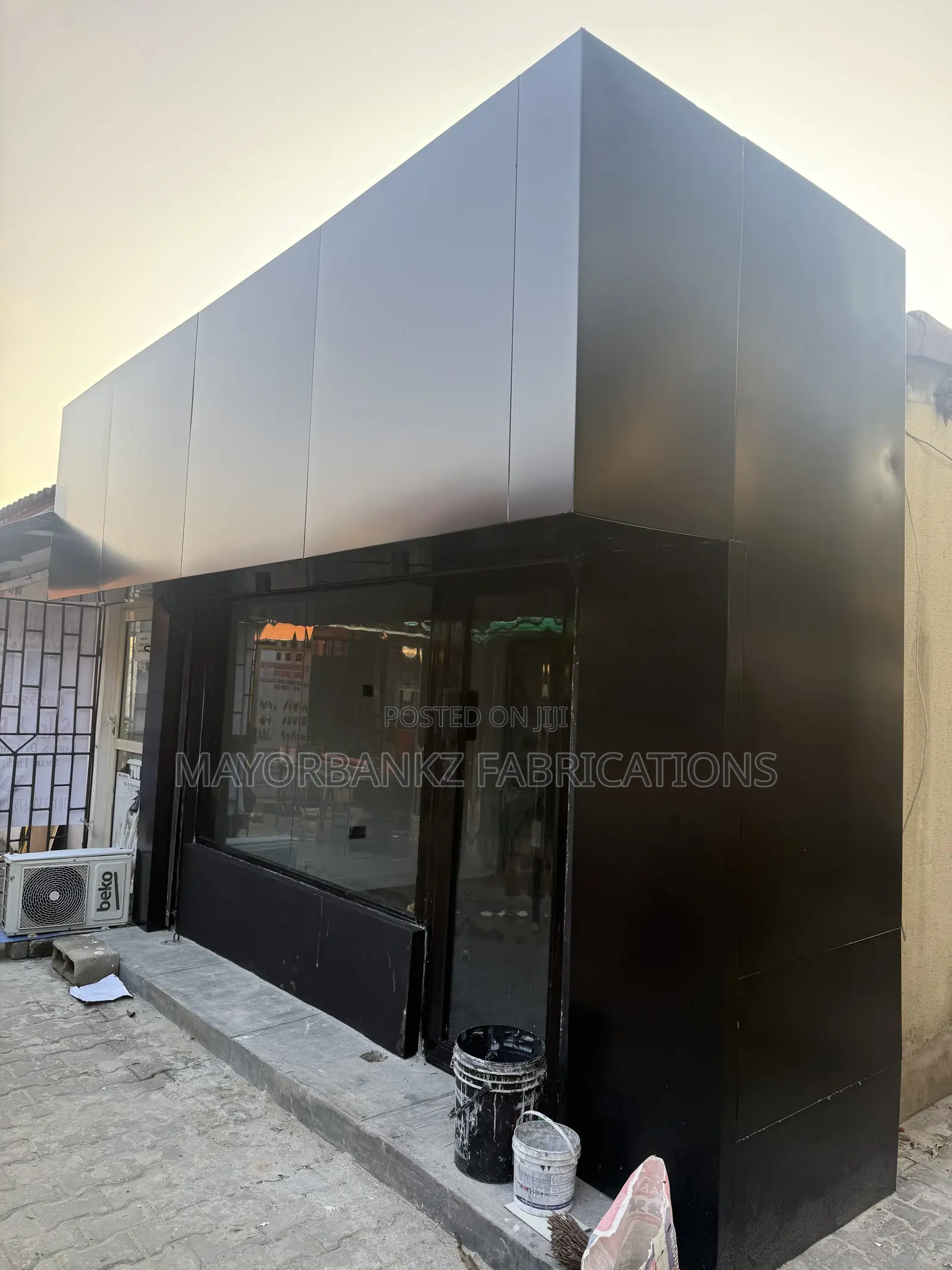 Aluminium Swing Door and Fixed Plane Glass With Board Cladding