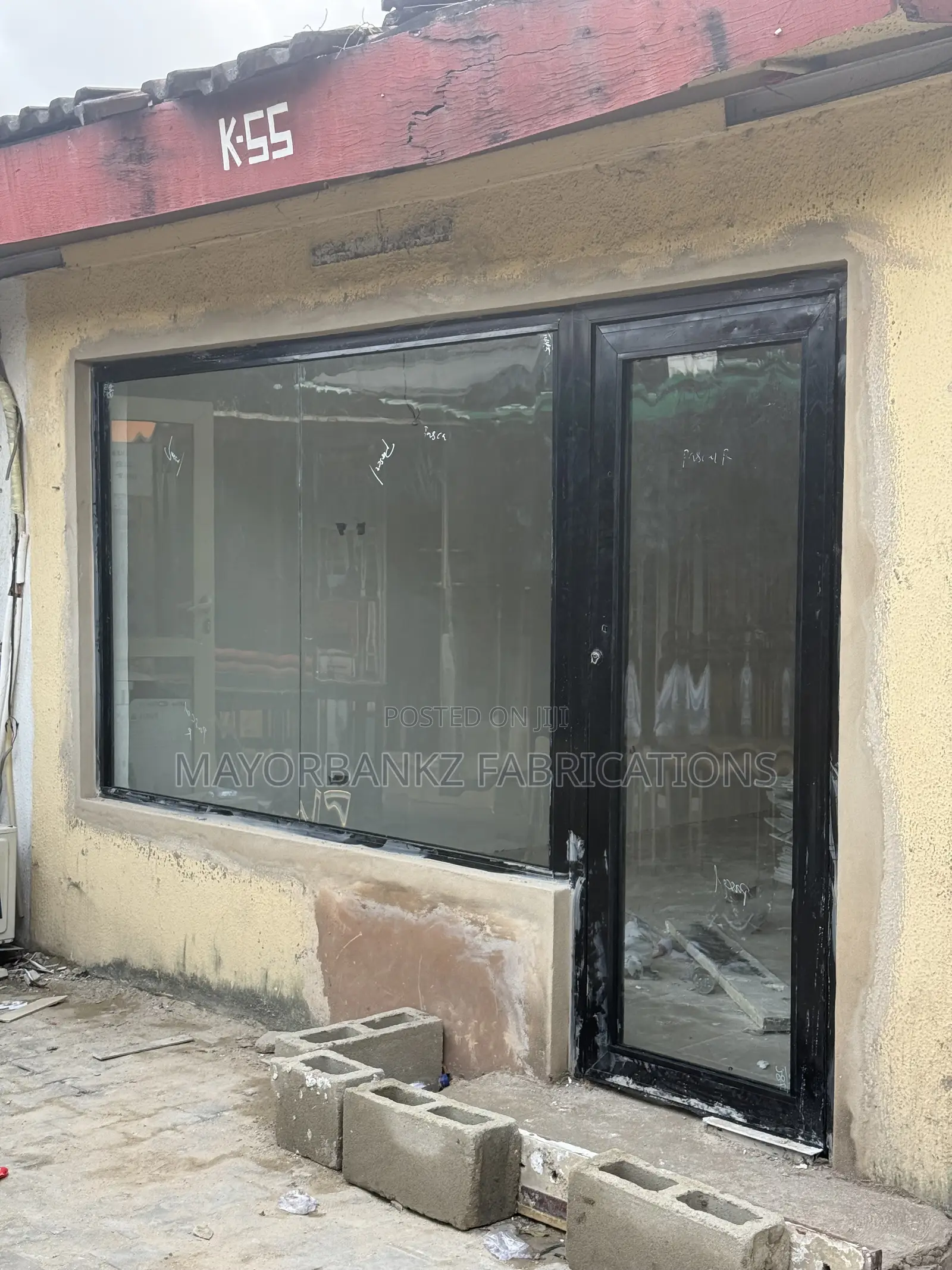 Aluminium Swing Door and Fixed Plane Glass With Board Cladding