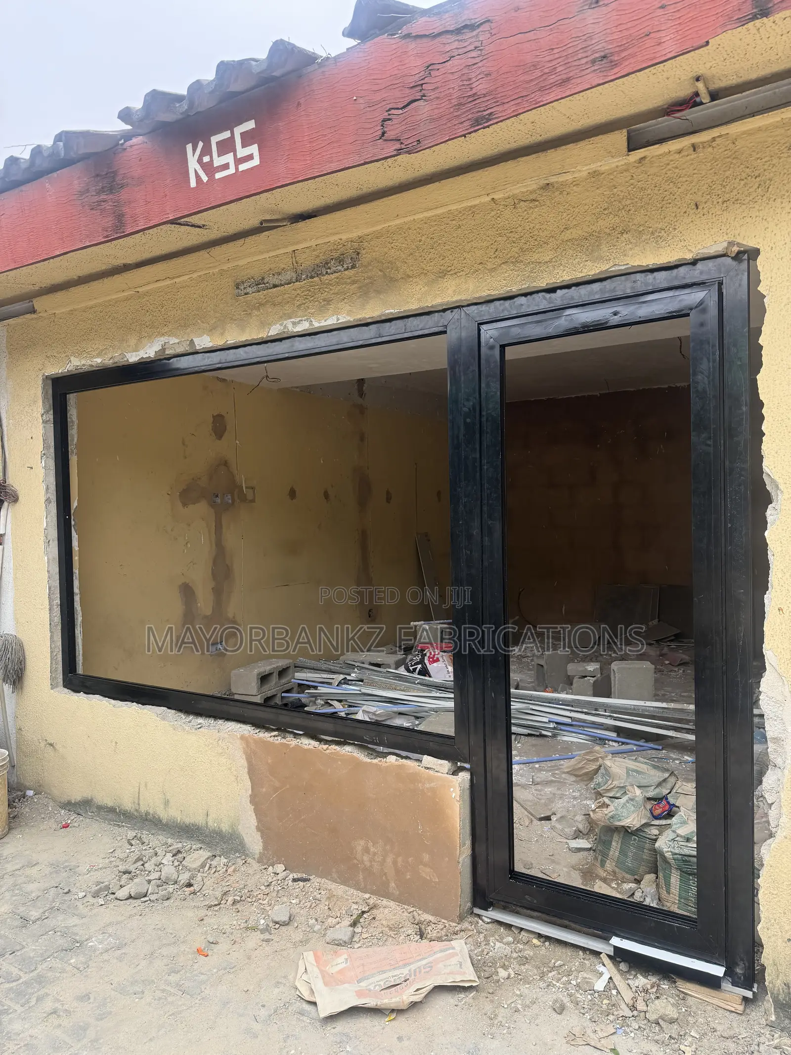 Aluminium Swing Door and Fixed Plane Glass With Board Cladding