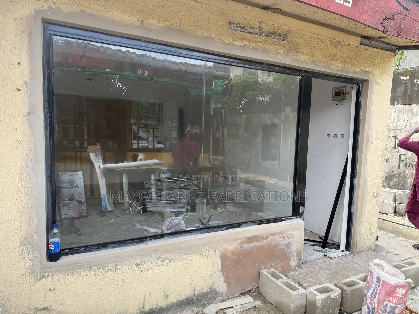 Aluminium Swing Door and Fixed Plane Glass With Board Cladding