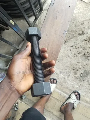 1"x 200mm Carbon Steel Stud Bolts