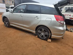 Toyota Matrix Standard FWD (1.8L 4cyl 5M) 2004 Silver