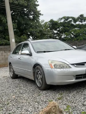 Honda Accord 2005 Silver