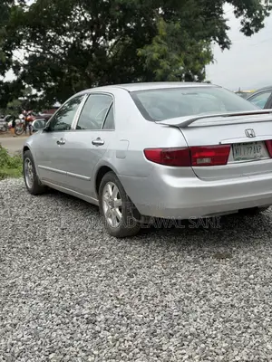 Honda Accord 2005 Silver