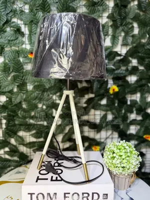 Tripod Table Lamp