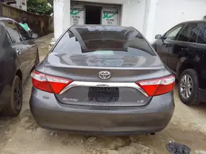 Toyota Camry 2016 Gray