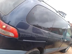 Toyota Sienna 2001 Blue