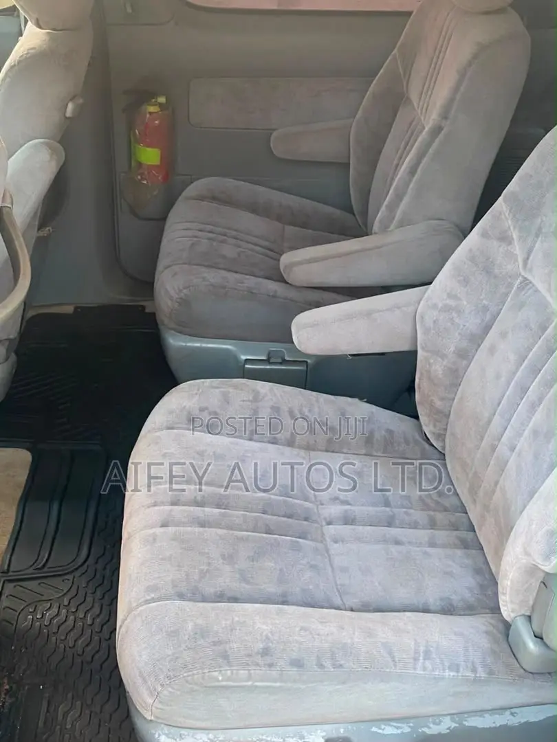 Toyota Sienna 2003