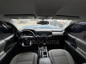 Toyota Tacoma 2017 Blue