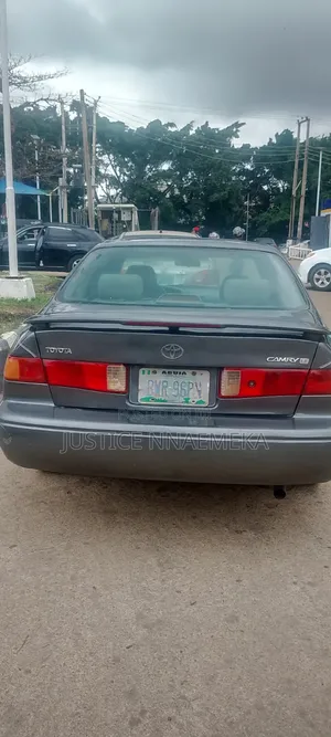 Toyota Camry 2000 Gray
