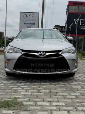 Toyota Camry SE 4dr Sedan (2.5L 4cyl 6A) 2015 Silver