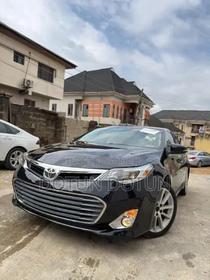 Toyota Avalon XLE Sedar FWD (3.5L 6cyl 6A) 2013 Black