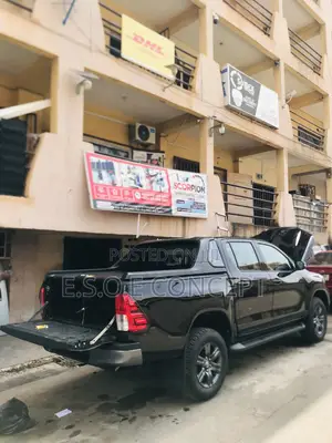 2024 Hilux Manual Rolling Booth Cover and Spoiler