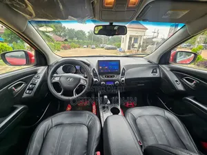 Hyundai Tucson 2013 Red