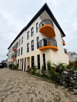 3bdrm Duplex in Jahi Gilmore for rent