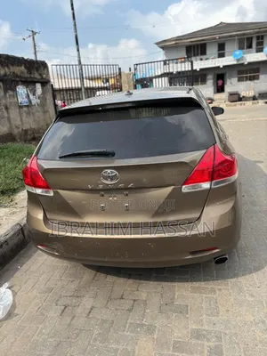 Toyota Venza 2011 Gold