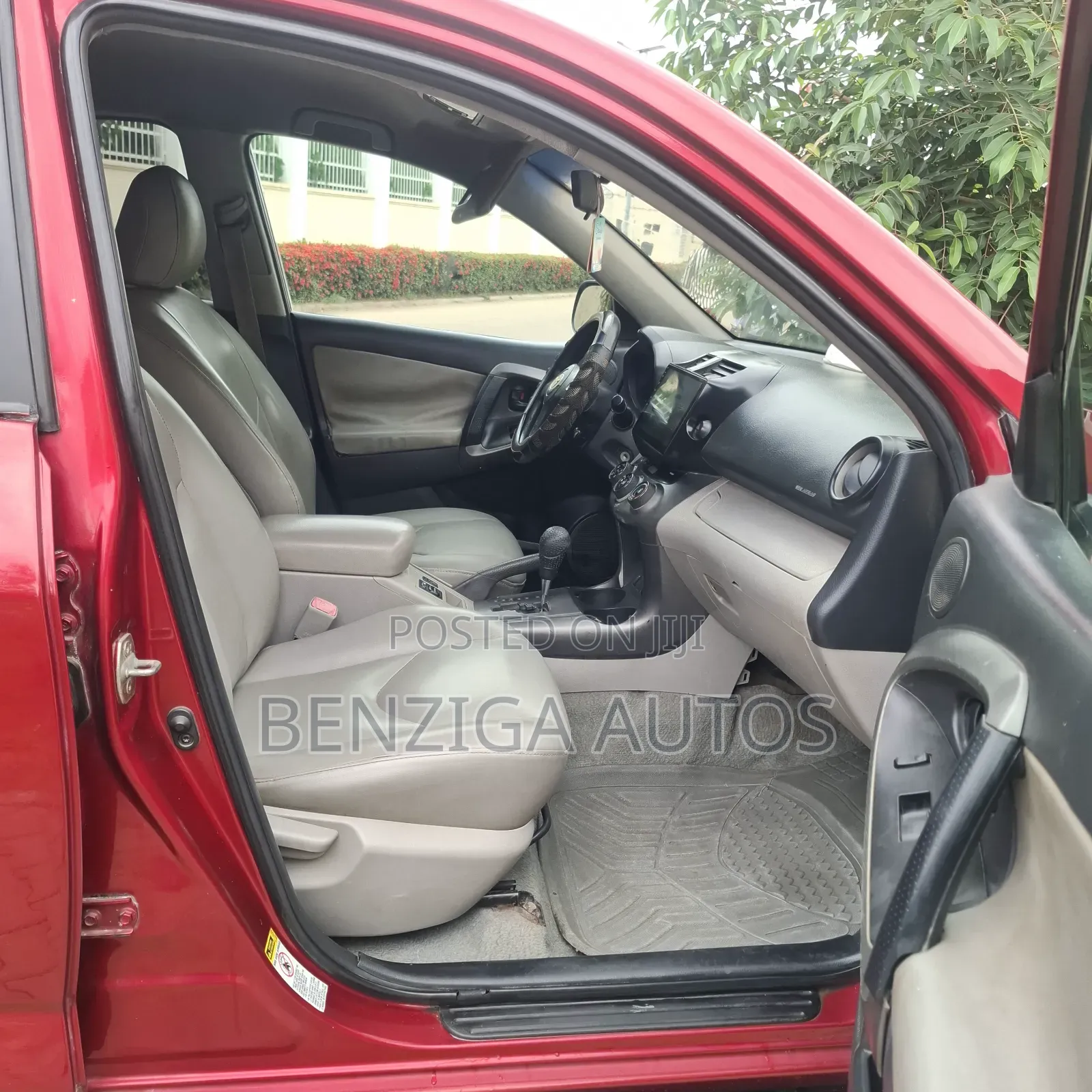 Toyota RAV4 2010 Red
