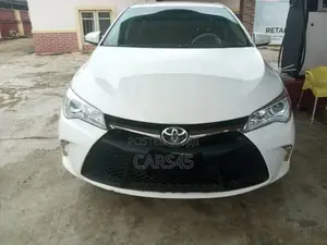 Toyota Camry 2017 White