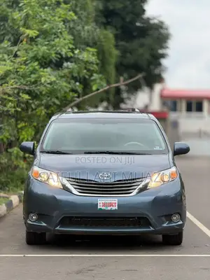 Toyota Sienna 2014 Gray