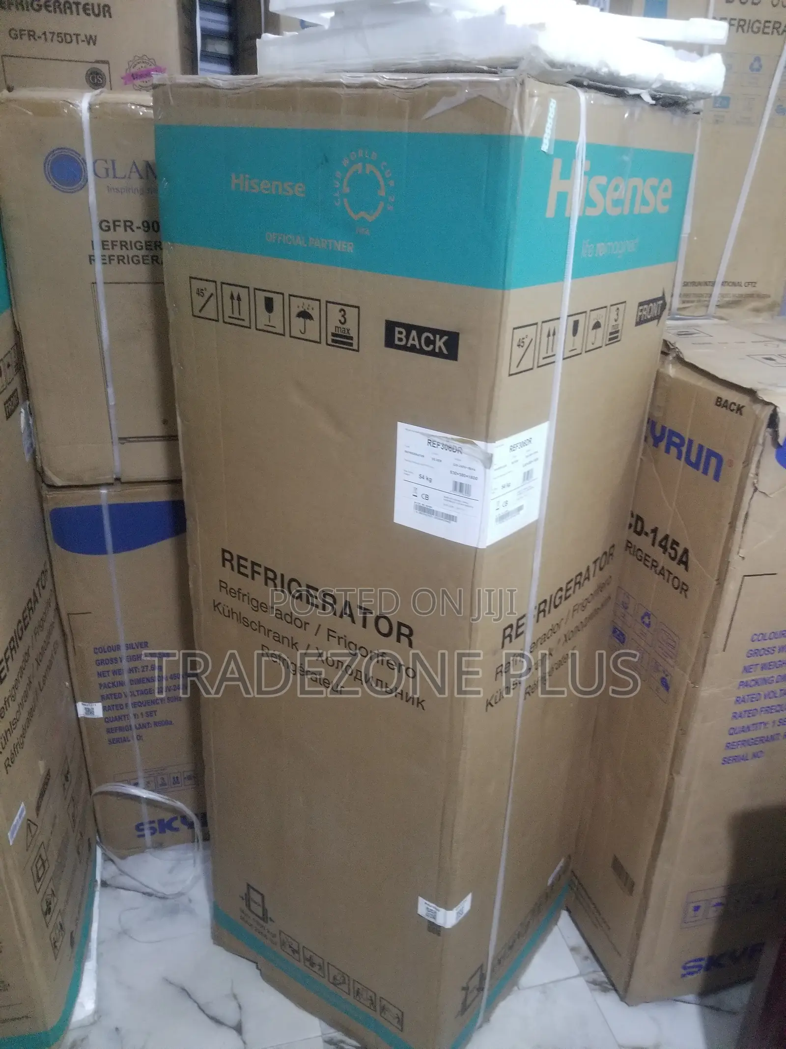 REF306DR Refrigerator – Spacious Storage Powerful Cooling