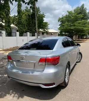 Toyota Avensis 2013 Silver